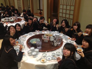 食べる１